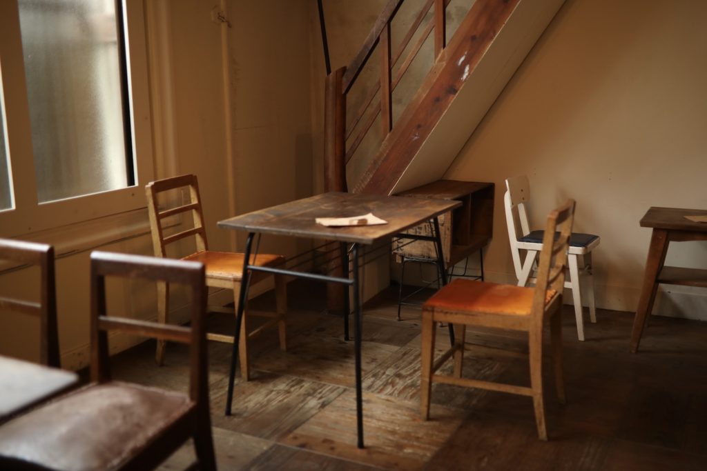 ヒビヤレコーズ｜山田高校近、レトロ感満載のカフェ