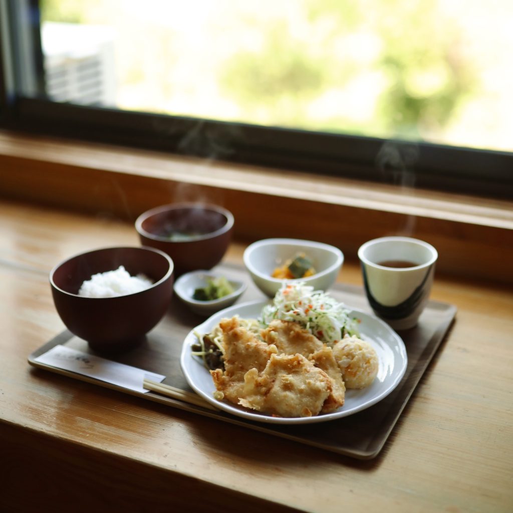 慎太郎食堂｜高知県北川村・中岡慎太郎記念館の向かいにある小さな食堂。