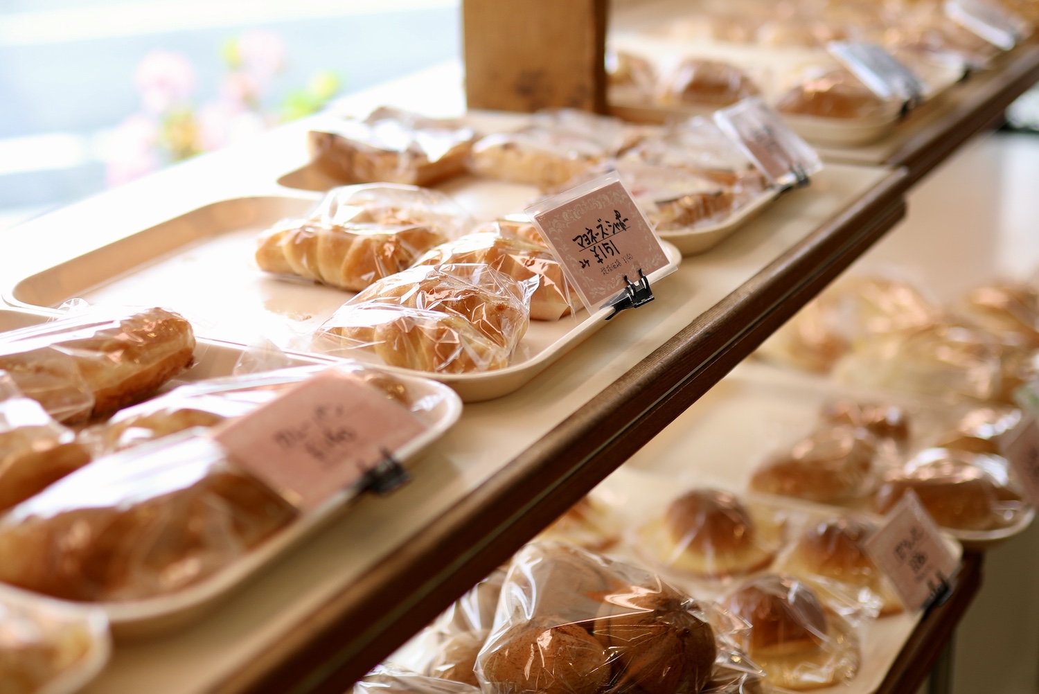 オカザキベーカリー（高知市）｜地元密着型！中須賀町にある洋菓子とパンの店