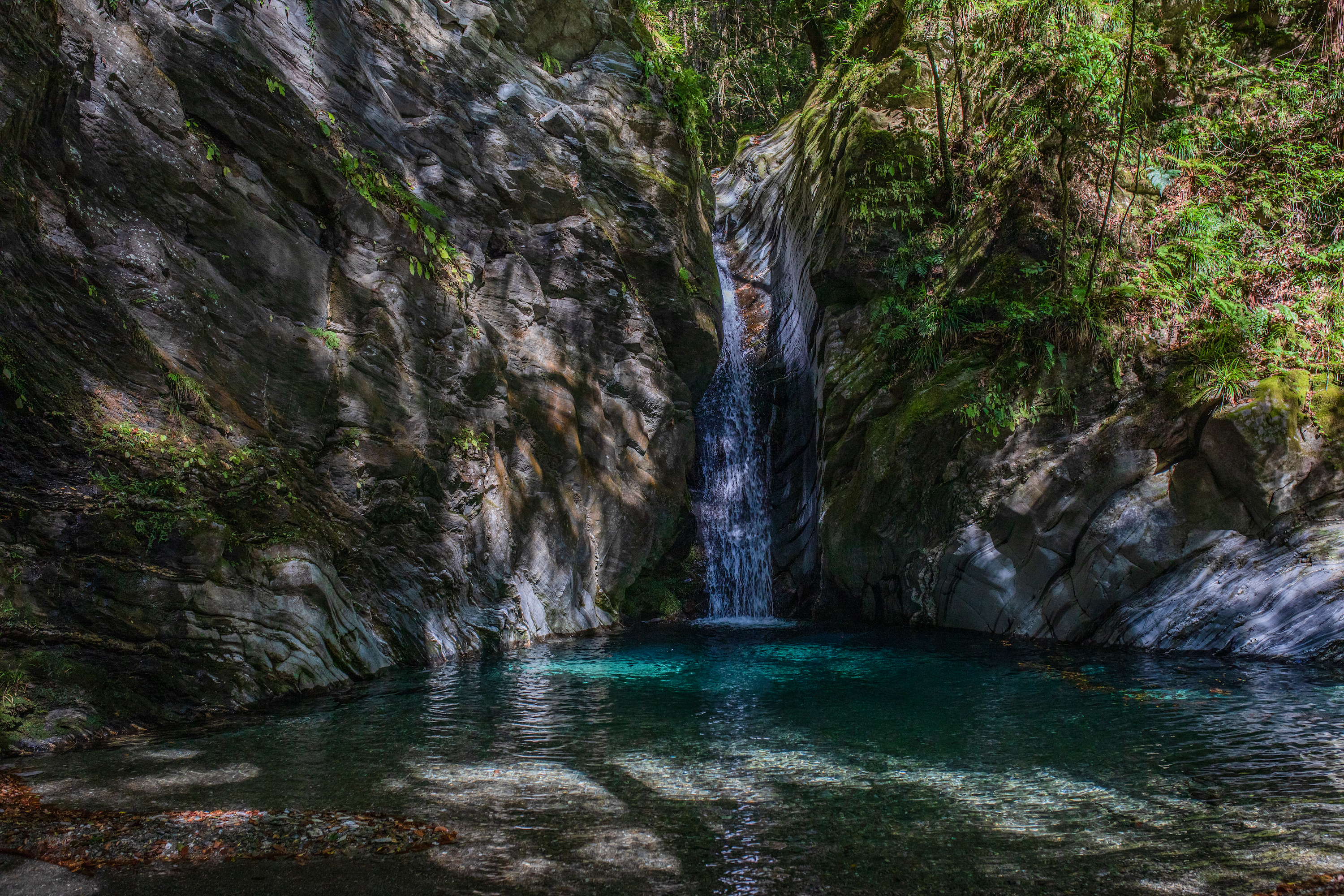 三樽権現の滝｜星型の滝壺！？神秘的な雰囲気に癒される秘境スポット