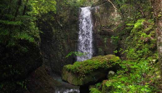 琵琶ヶ滝（びわがたき）｜奈半利町で見つける自然の芸術！気軽に行ける神秘の名勝