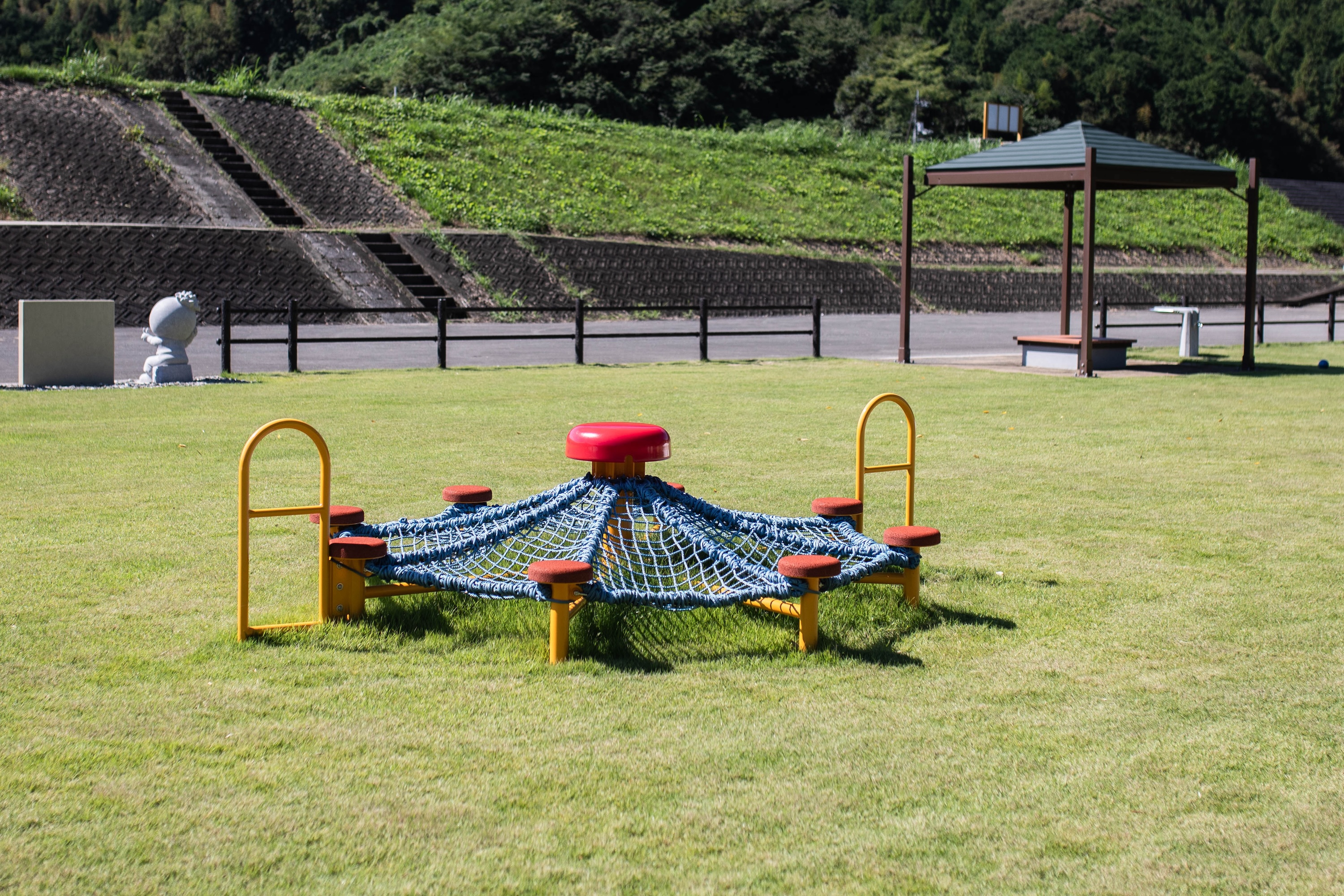 江尻地区親水公園|日高村の新スポット!緑と水に囲まれた癒しの公園
