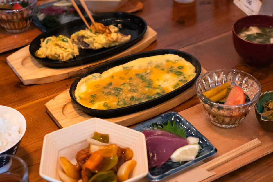 海町食堂 ヒナサク｜小さな漁師町の一角に佇む、家庭的な食堂