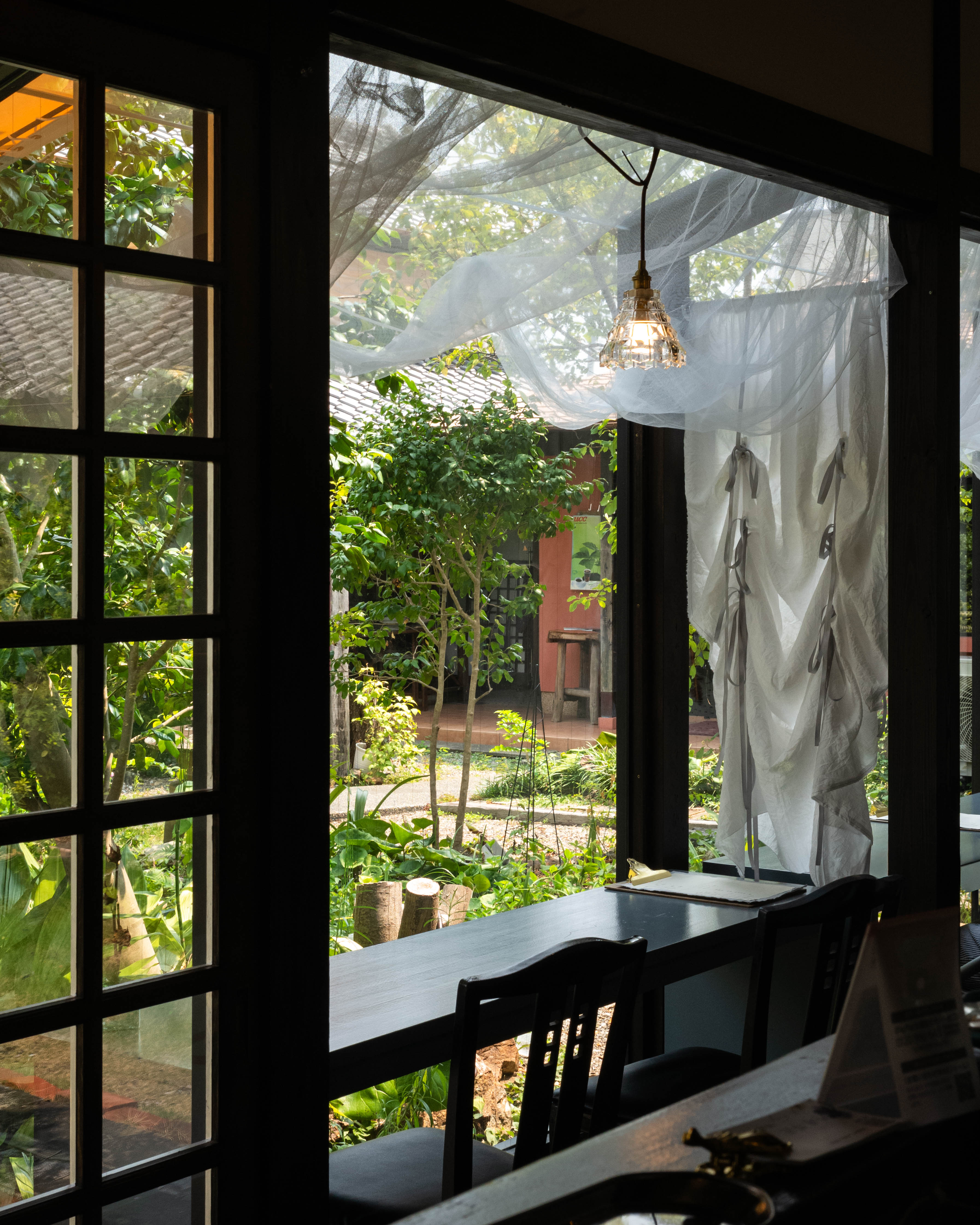 카페 루프 cafe loop|今夏オープンした新店!緑に癒される隠れ家カフェ