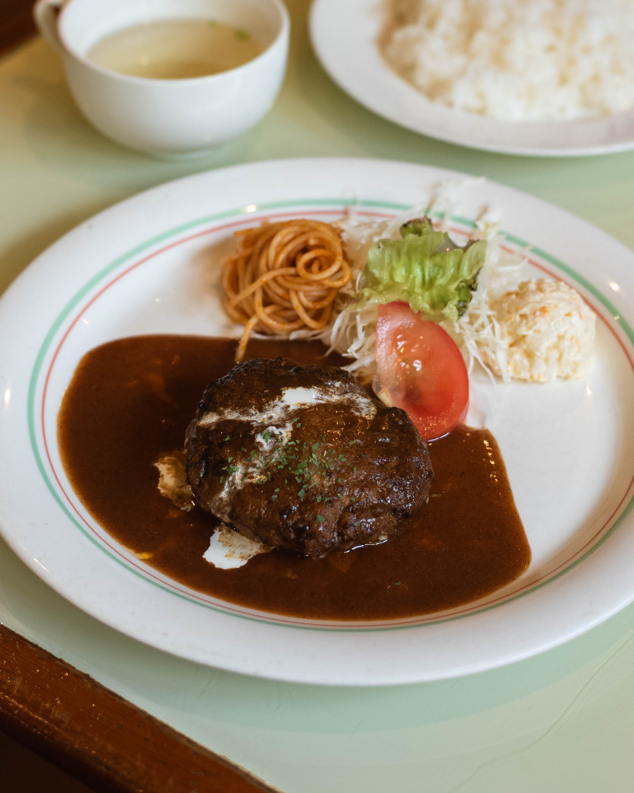 カフェレスト はと時計|昭和の雰囲気に癒される。高知で長年愛される喫茶店