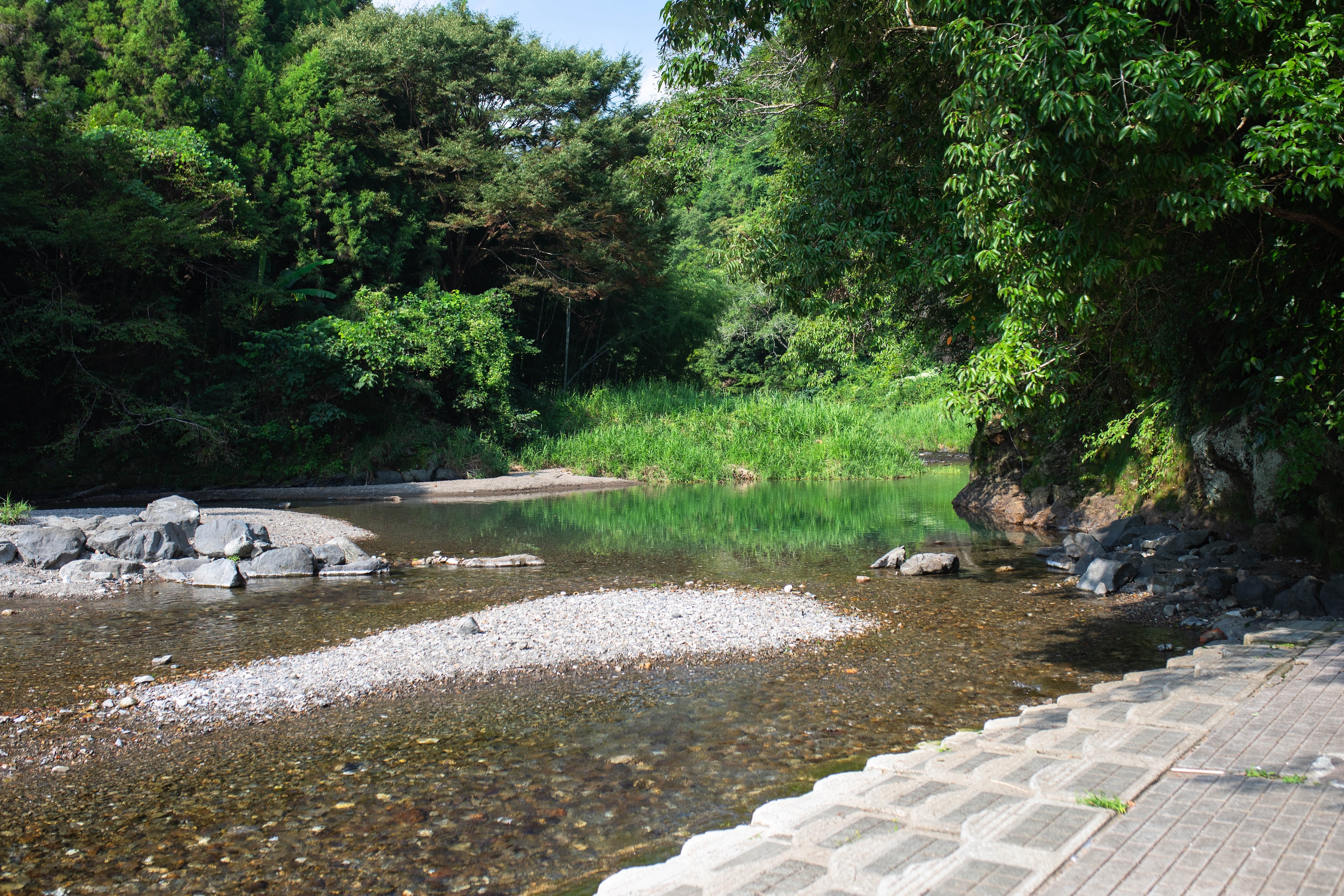 桑ノ川わんぱく河川プール｜自然の中で川遊び！親子で楽しむ夏の思い出スポット