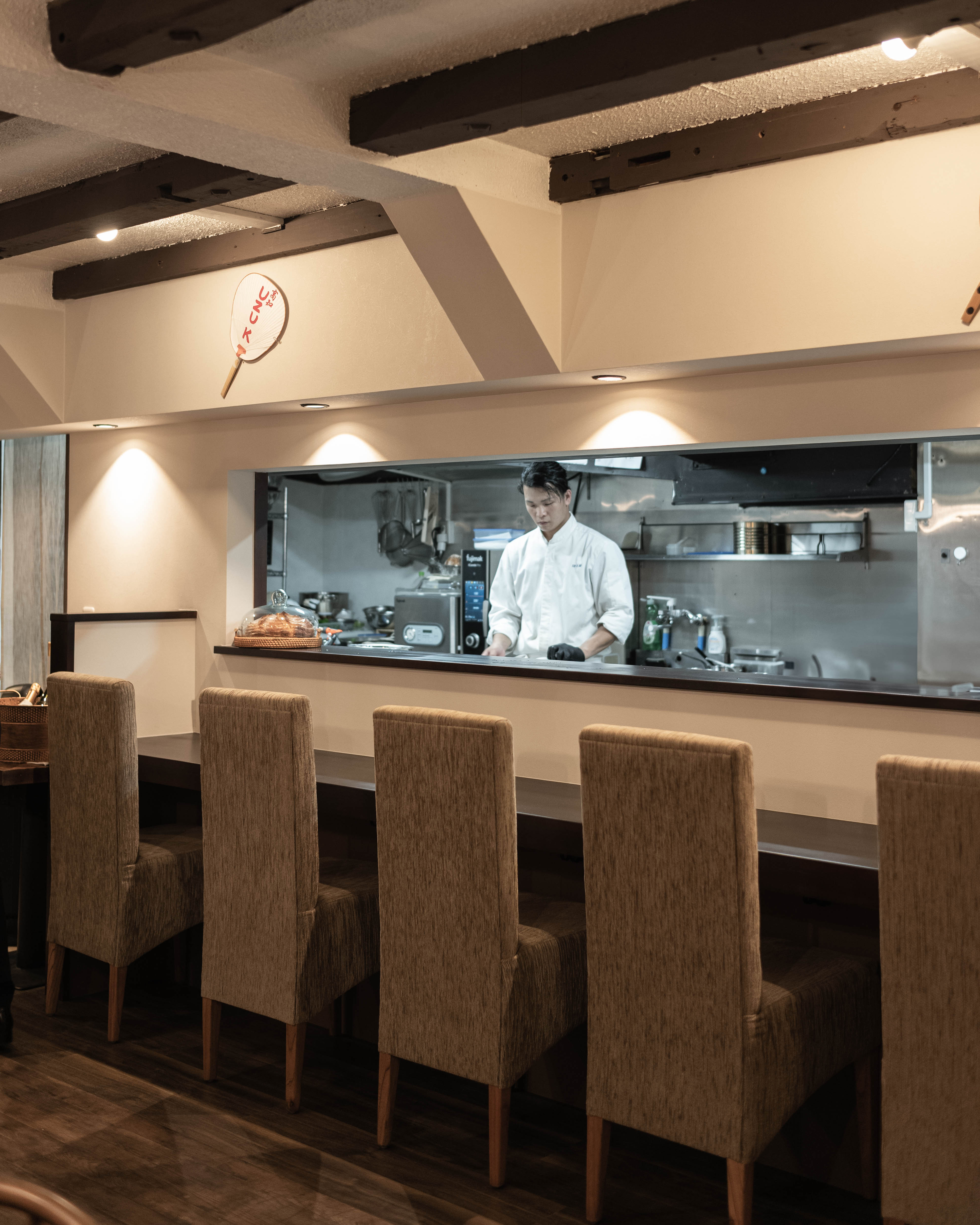 UZU K｜帯屋町にオープン！新しい食の拠点。集うレストラン