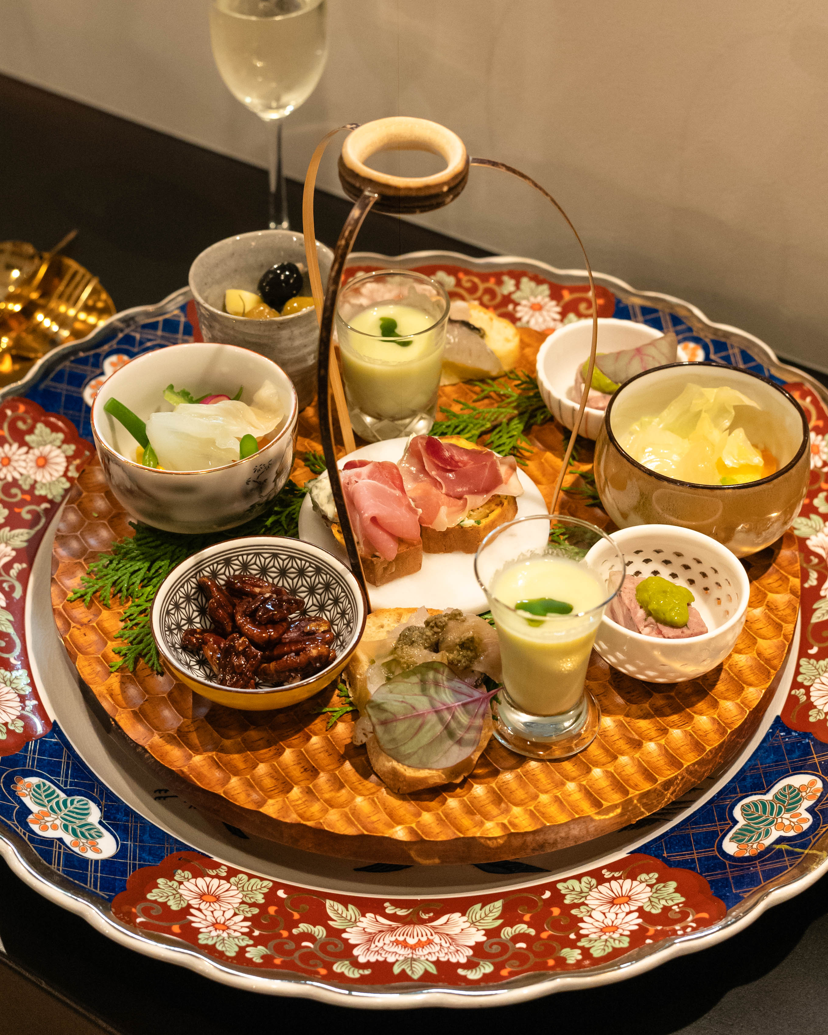 UZU K｜帯屋町にオープン！新しい食の拠点。集うレストラン