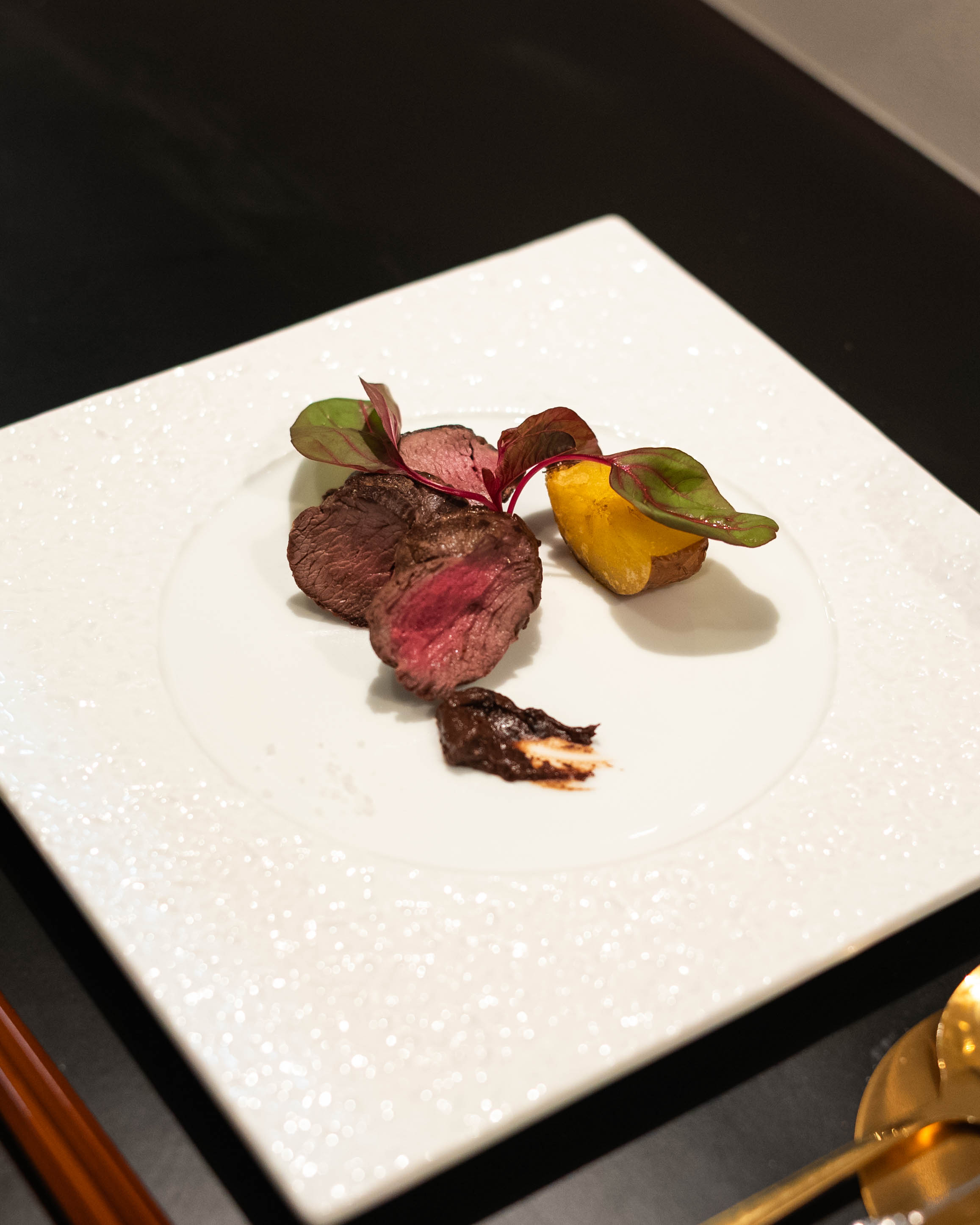 UZU K｜帯屋町にオープン！新しい食の拠点。集うレストラン