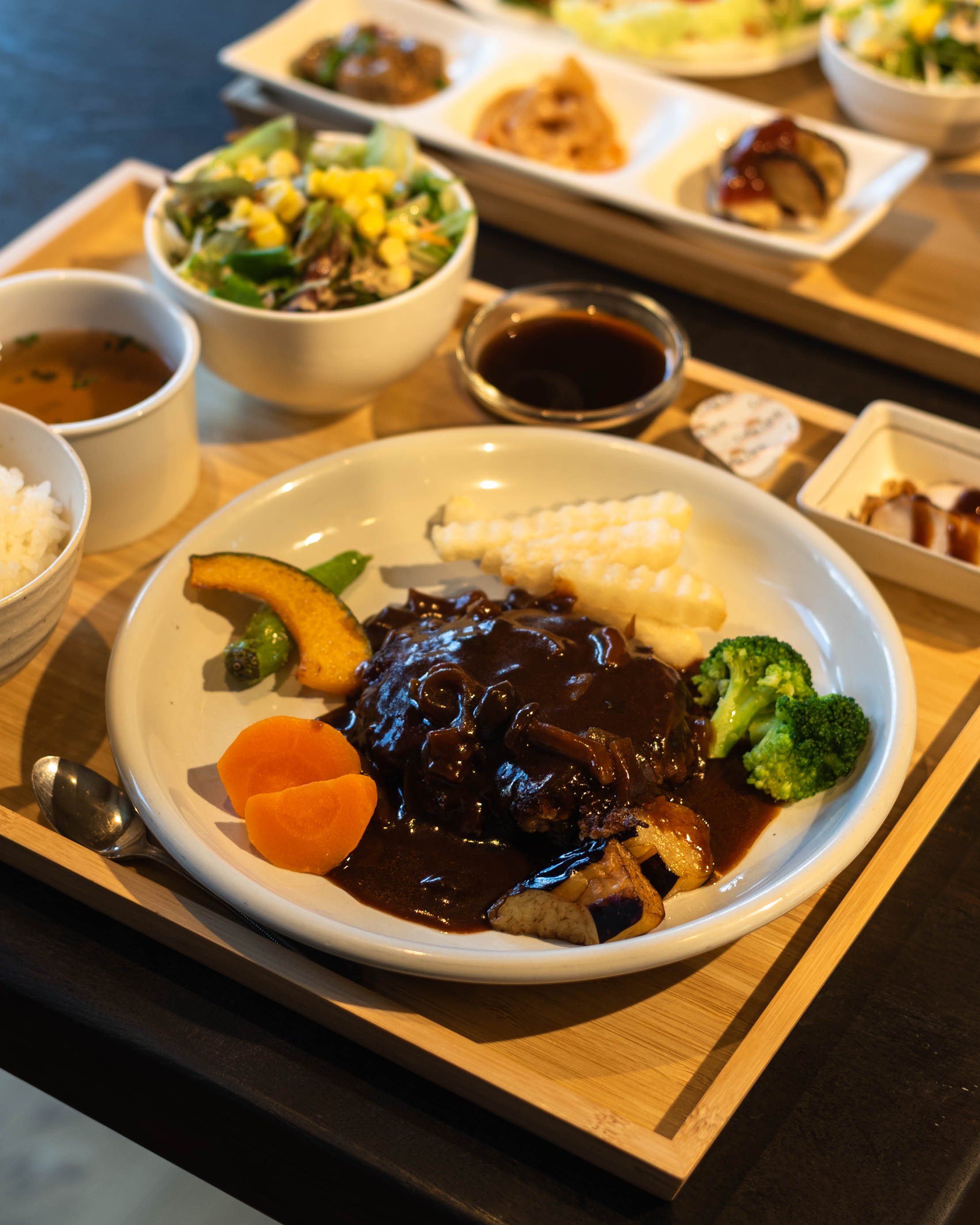 アンソレイユ|物部町の観光拠点!奥物部湖を望むレストラン