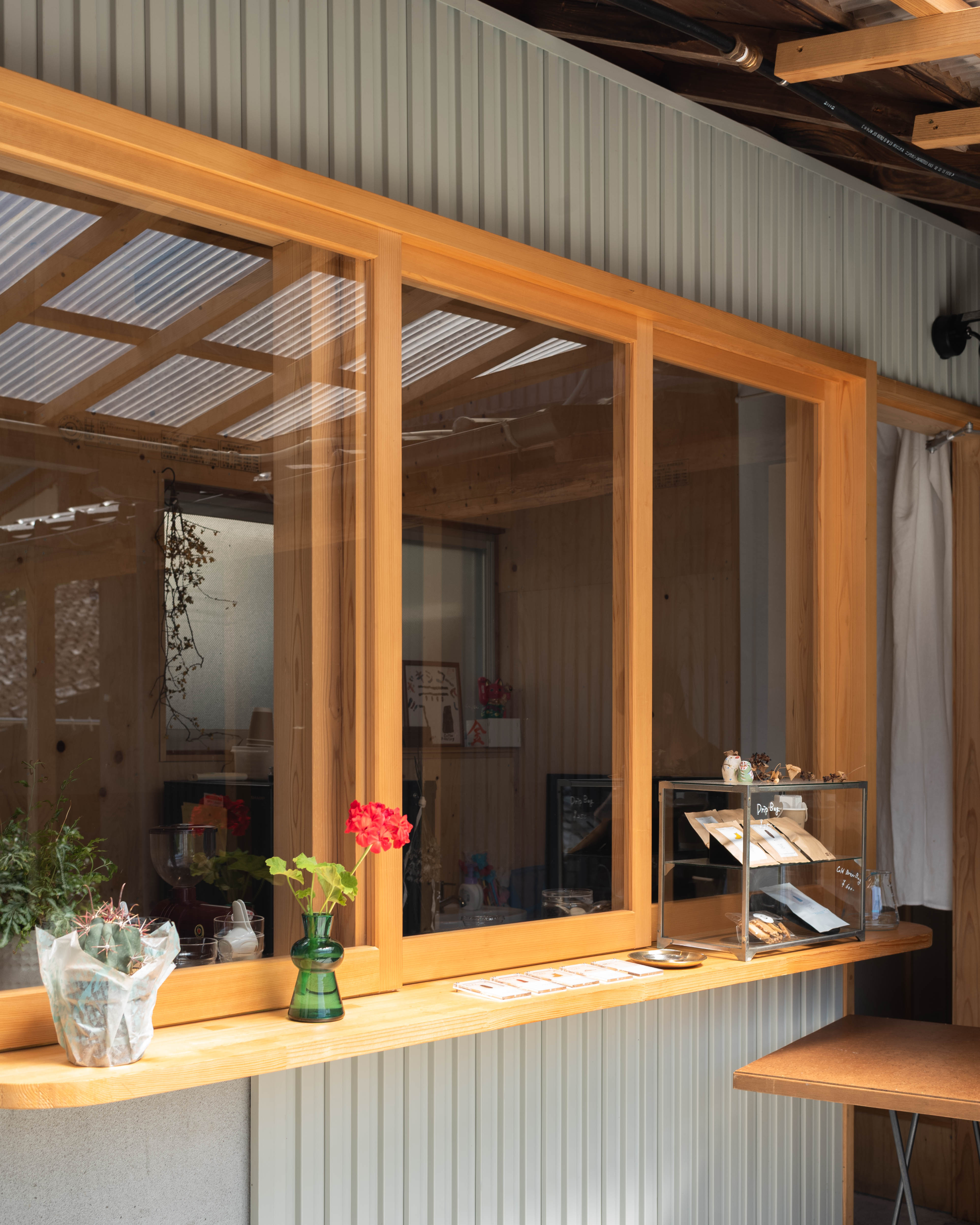 ミギキシコーヒー焙煎所｜心を込めた一杯を。越知町の山里にひっそり佇む焙煎所