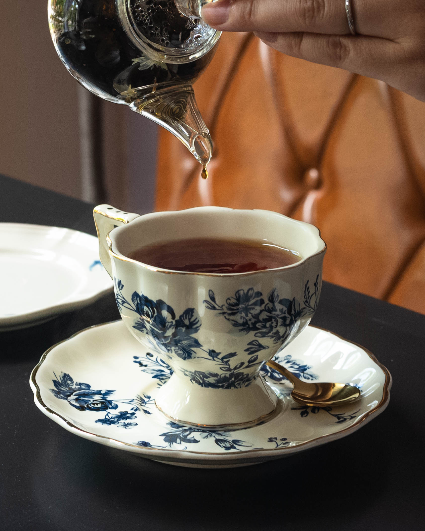 紅茶と月の香りTea café Lune|予約なしでふらりと。アフタヌーンティーと紅茶を堪能