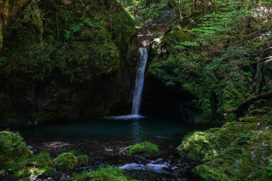轟明神の滝｜静けさに包まれた、香美市物部町の神秘の滝