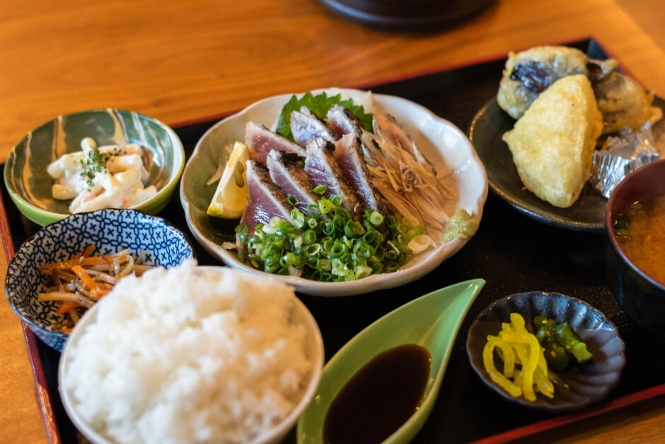 めし処 德屋｜高知市の穴場ランチ！鮮魚とボリューム満点定食が楽しめる定食屋