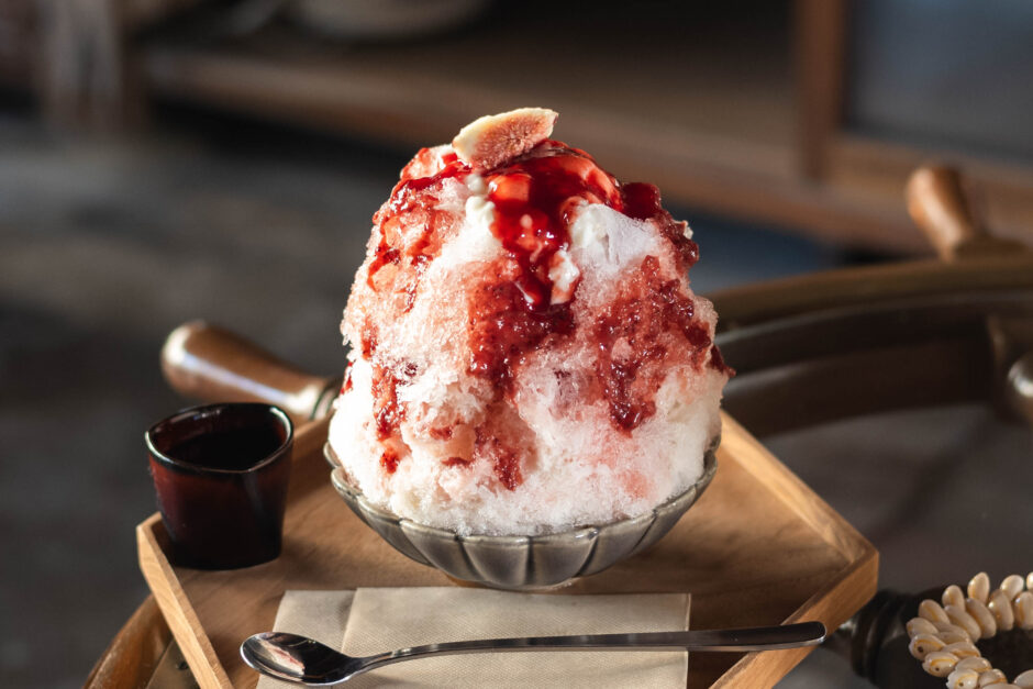 cafe&宿 海と鉄｜ふわふわ食感のかき氷が絶品！レトロ空間で過ごす宿毛市のひととき