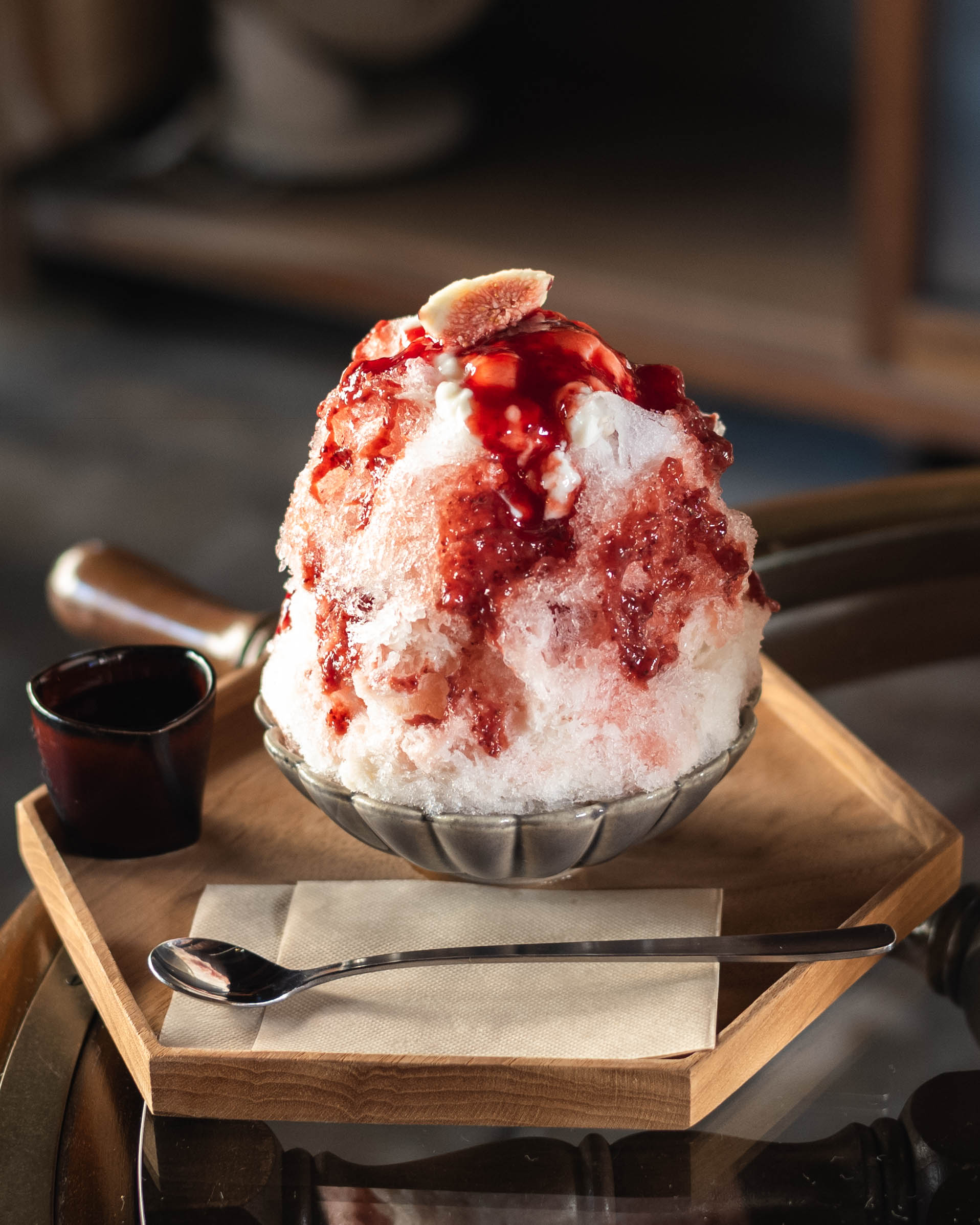 cafe&宿 海と鉄｜ふわふわ食感のかき氷が絶品！レトロ空間で過ごす宿毛市のひととき