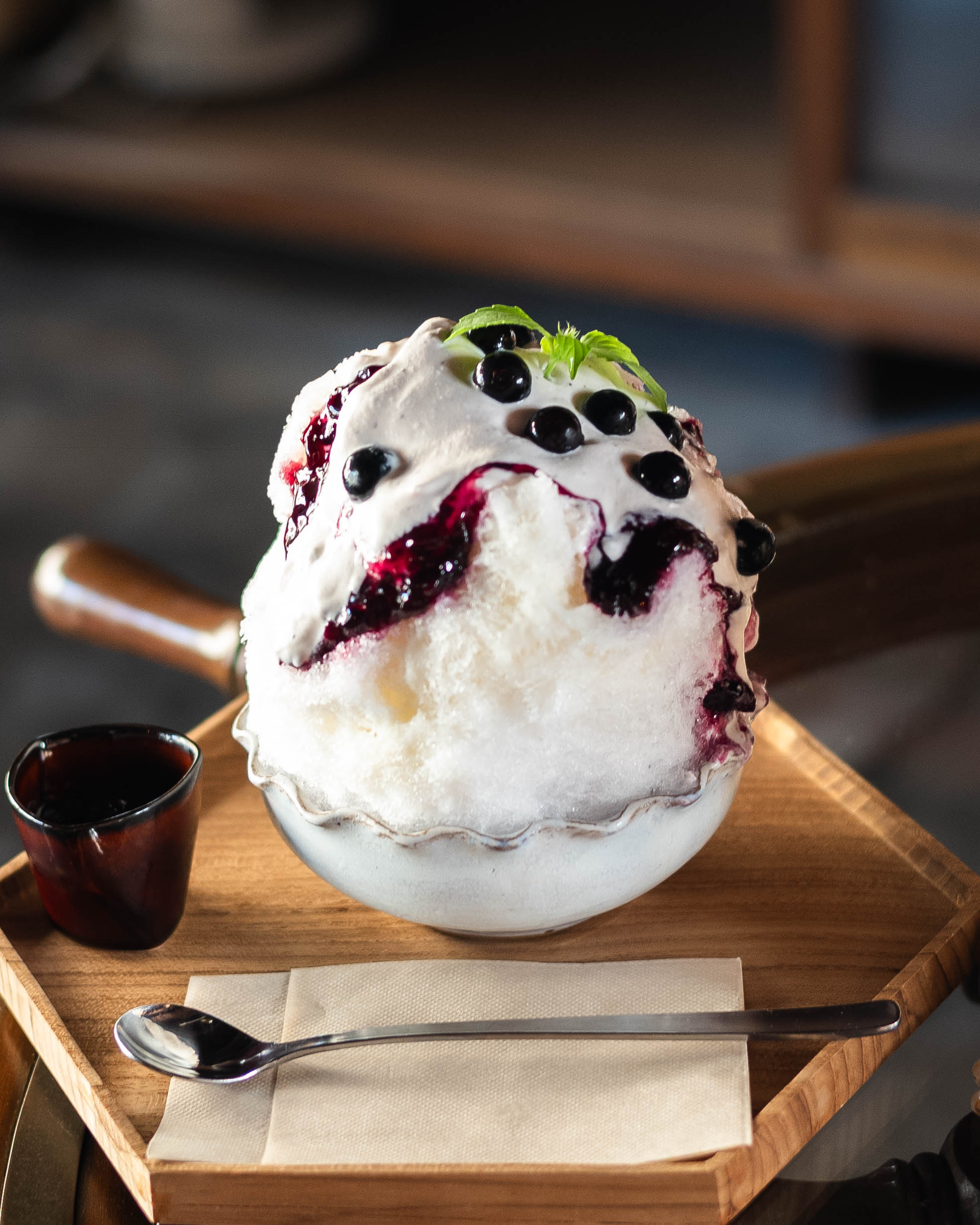 cafe&宿 海と鉄｜ふわふわ食感のかき氷が絶品！レトロ空間で過ごす宿毛市のひととき