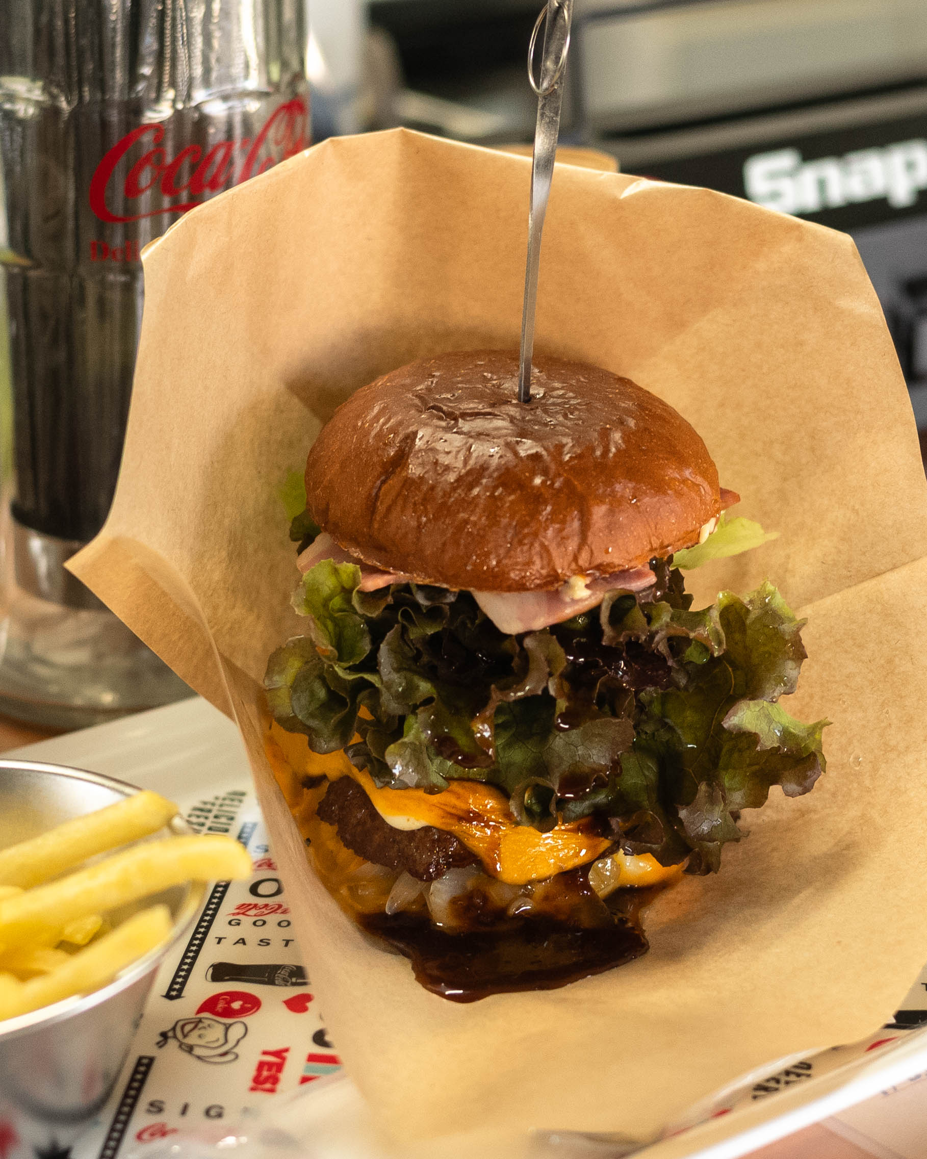 B.B.WORKS_KOCHI｜ヤシィパーク近くの海辺で味わう、本気のグルメバーガー