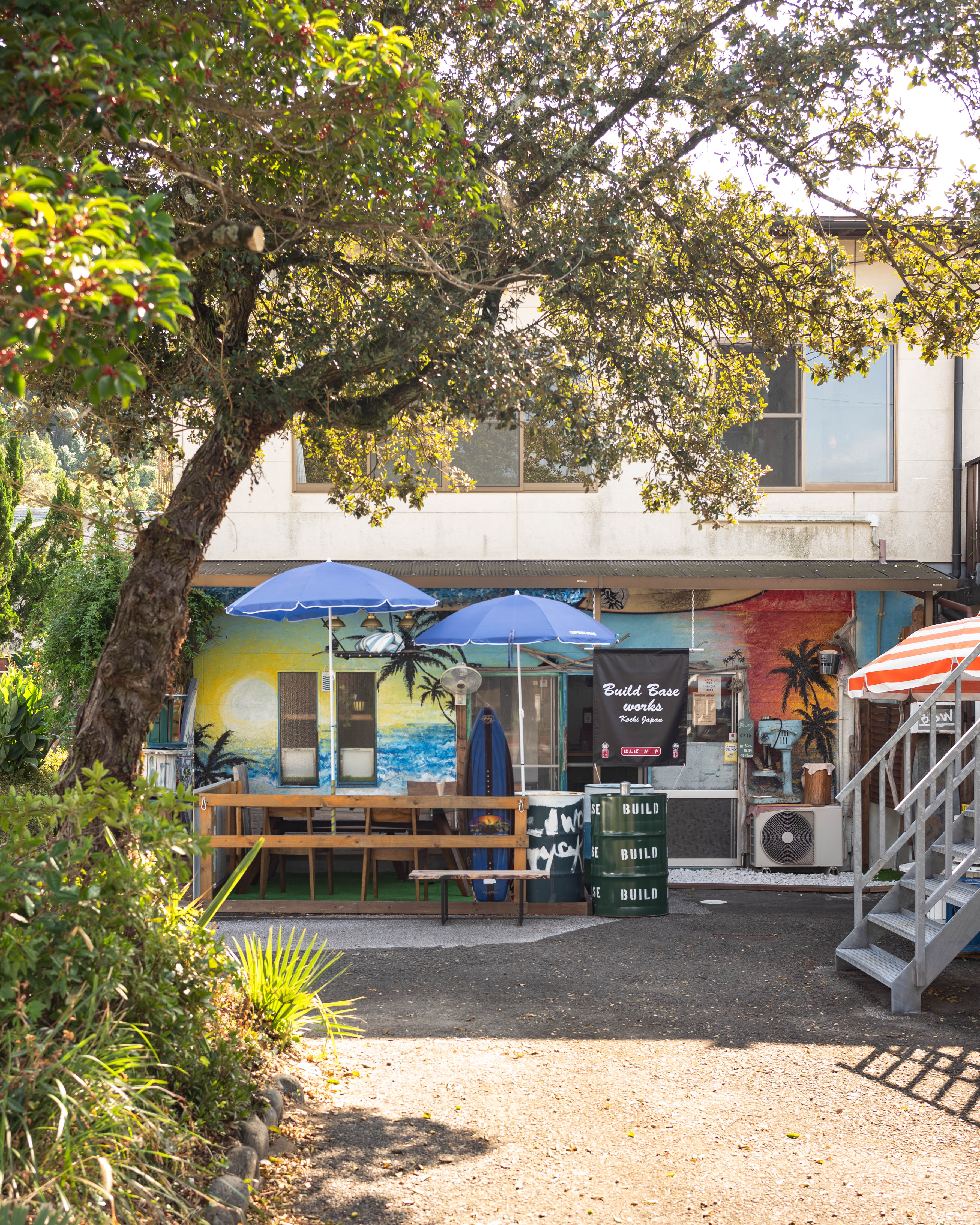 B.B.WORKS_KOCHI｜ヤシィパーク近くの海辺で味わう、本気のグルメバーガー