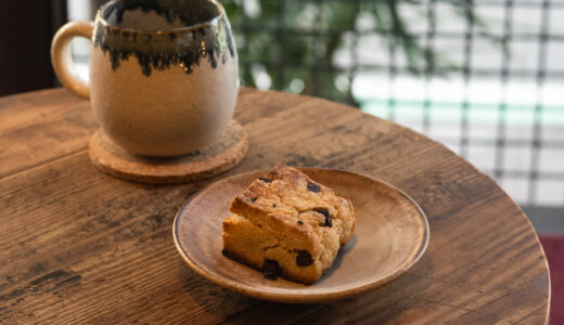 ひいろ書店｜ミステリーの世界へ誘う、隠れ家的な書店カフェ