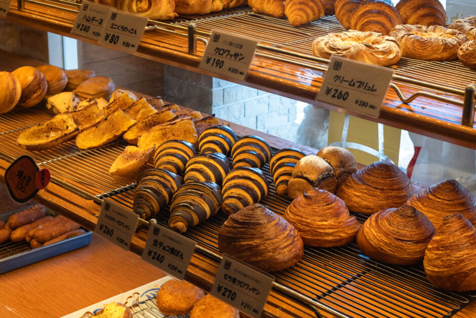 ベークショップ ヒジリ｜150種類以上がずらり！焼き立ての香りに包まれる人気店