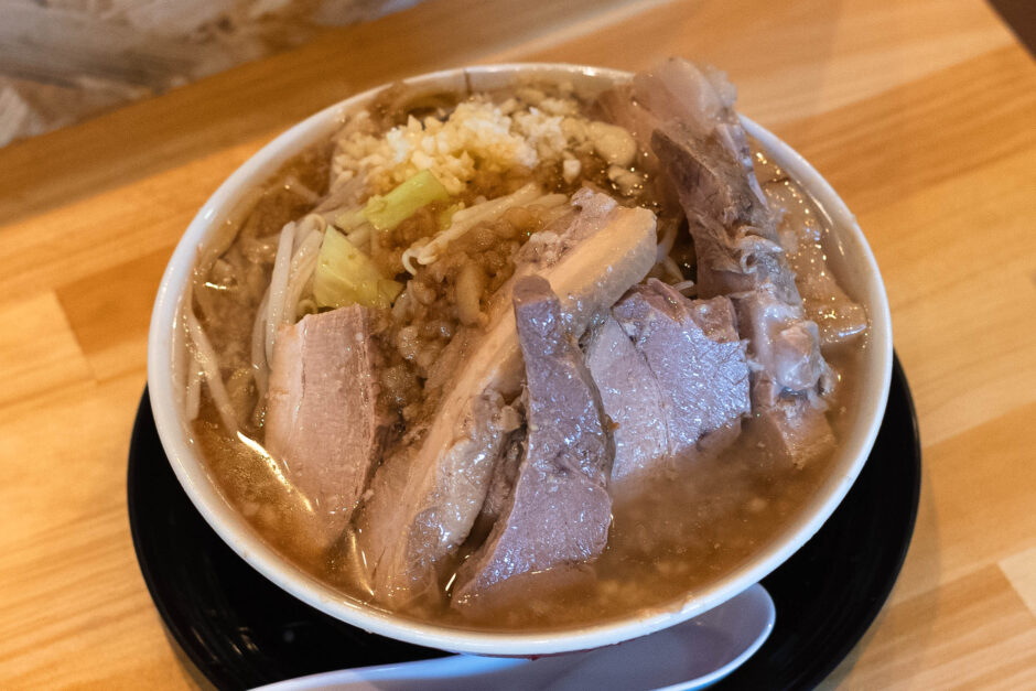 ラーメン豚塗｜開店と同時に行列！高知に誕生した本格二郎系ラーメン
