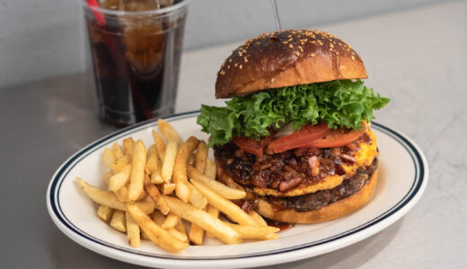 UNPLUGGED BURGER＆DONUTS｜“旨い”を、体全体で感じるハンバーガーショップ