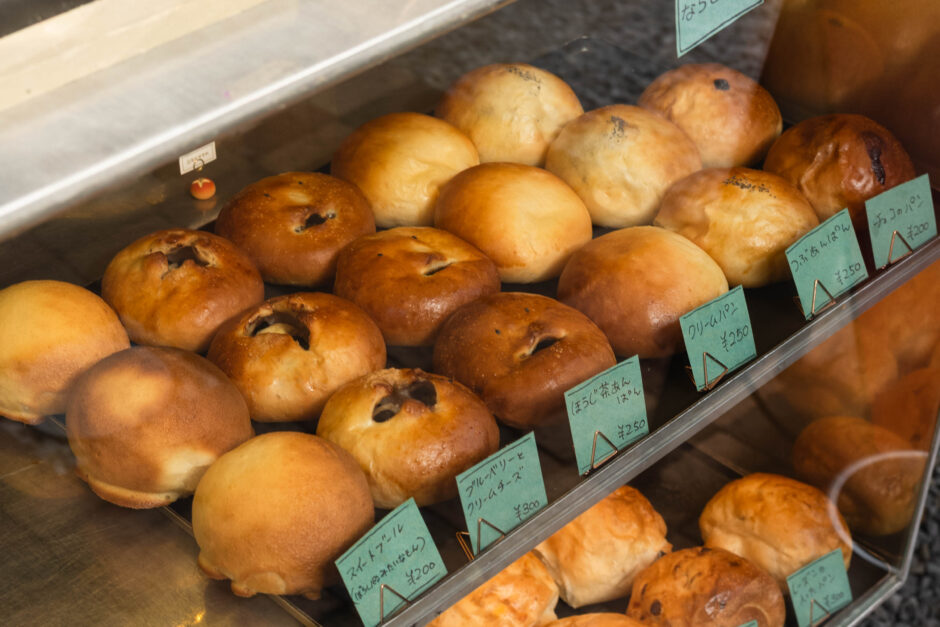 カラッパン｜クロワッサンとパンたち。街角の小さなパン屋さん