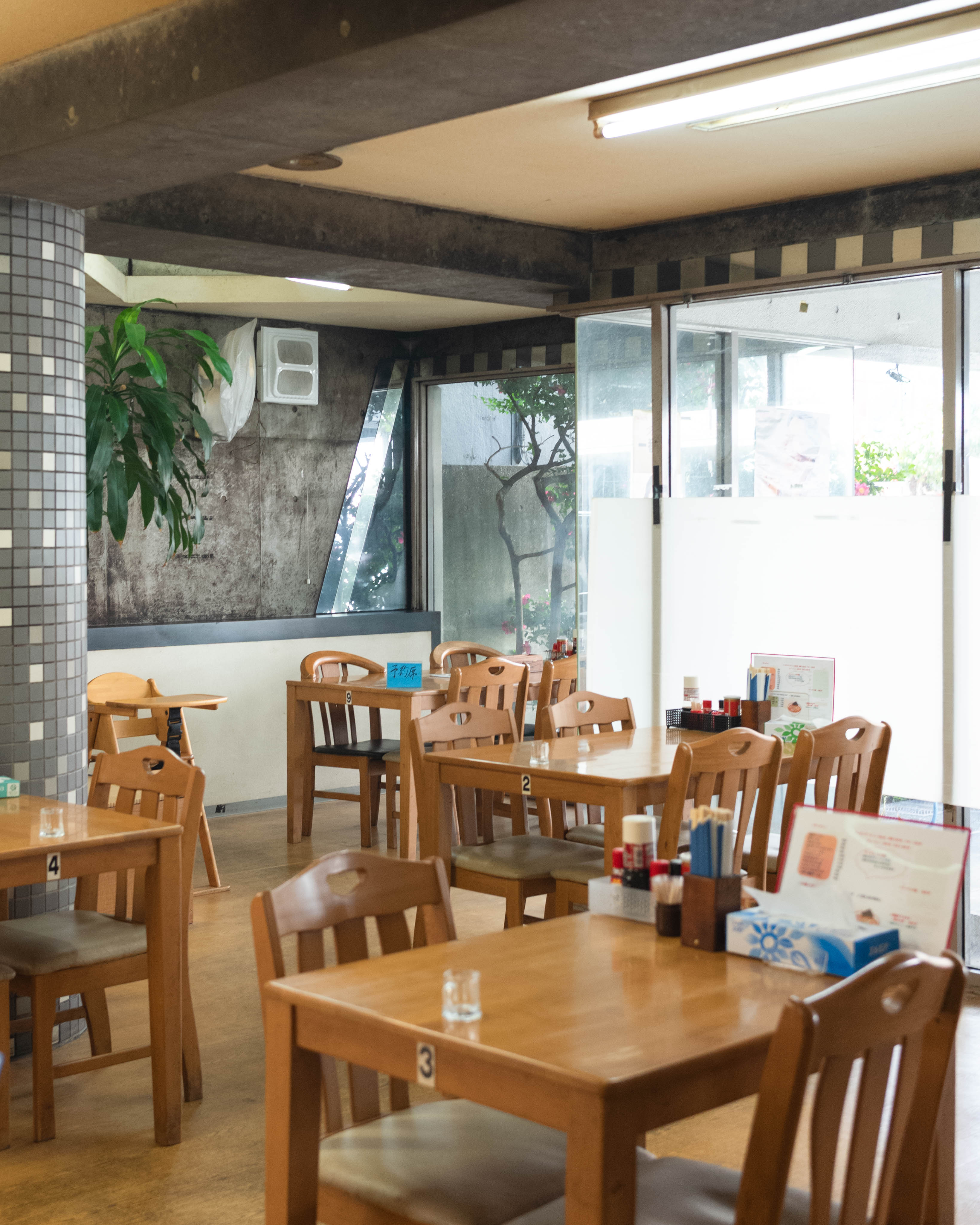 どば|牛すじ担々麺がおすすめ!濃厚ほろほろ牛すじラーメン