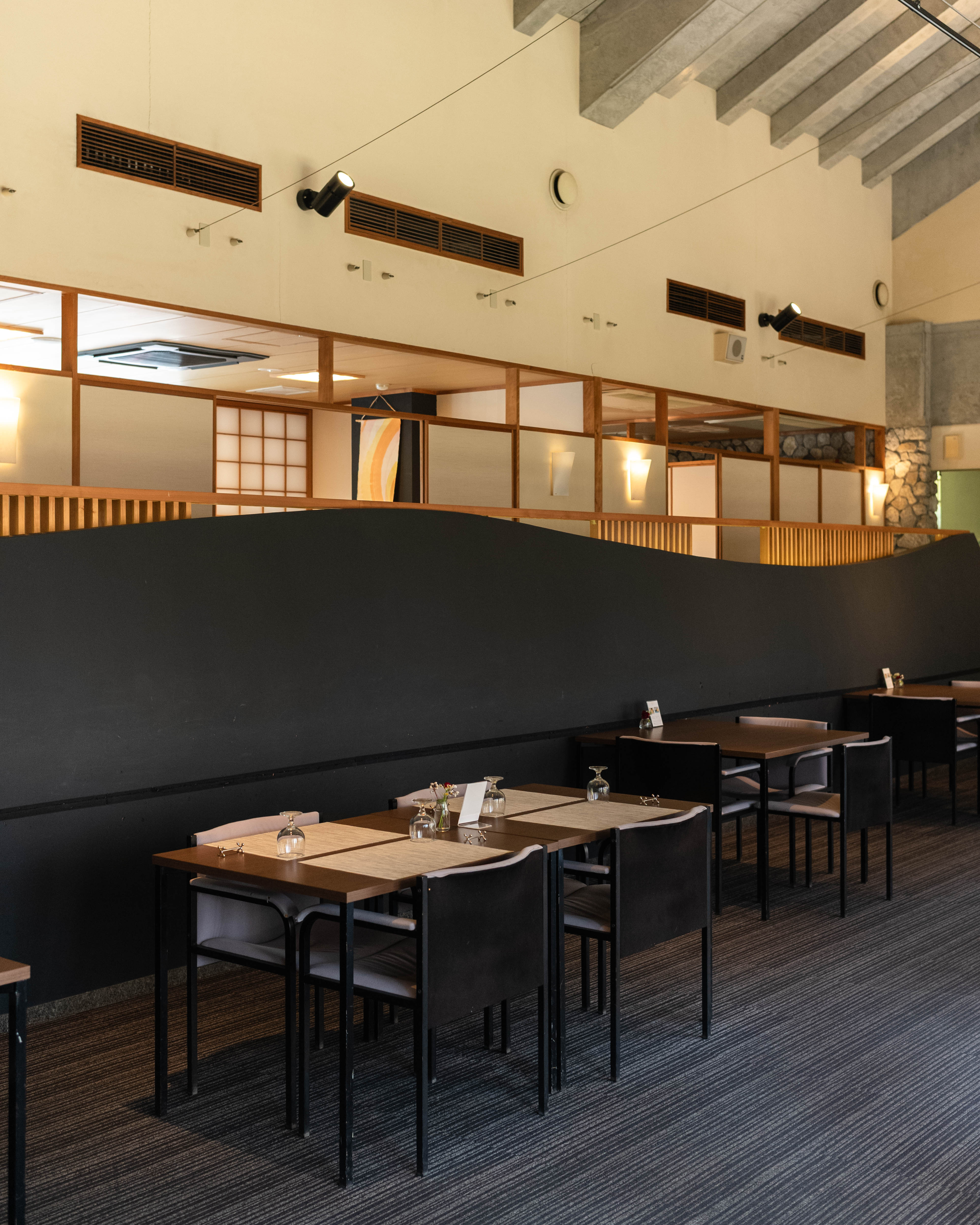 土佐和紙工芸村 QRAUD｜仁淀川のほとりで味わう、地元食材フレンチ